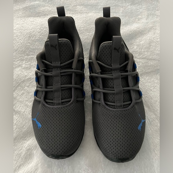 NWT Kids PUMA SoftFoam+ Sneakers - Picture 1 of 6